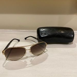 Chanel Sunglasses 4195-Q Gold Quilted Leather Aviators with black leather case